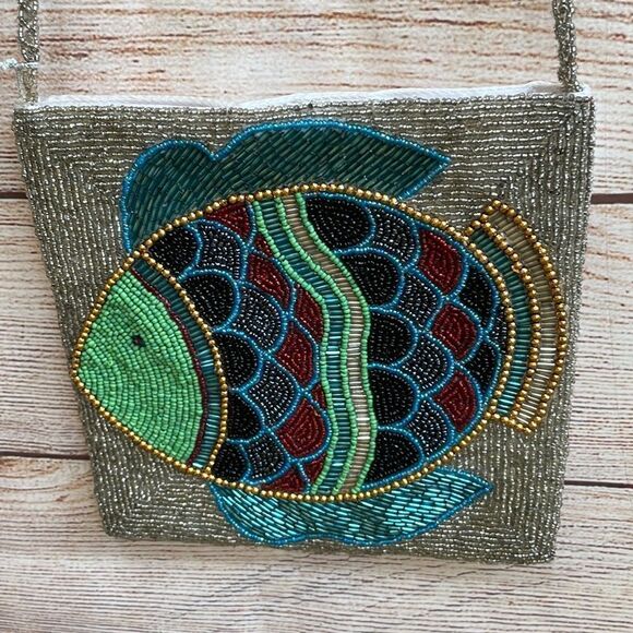NEW WITH TAGS SUDAH BEADED CROSSBODY BAG WITH FISH DESIGN - Picture 2 of 7